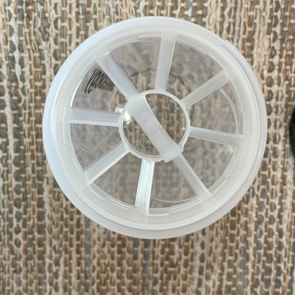 Shakeology 25oz Cup - Picture 4 of 5